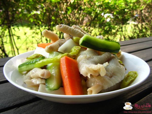 泡椒凤爪什锦菜