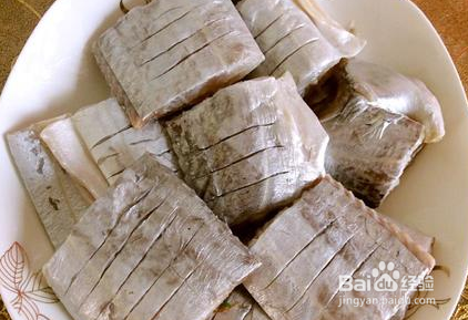 如何制作蒜香烧带鱼