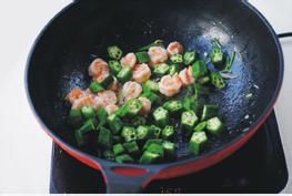 秋葵炒虾球的做法