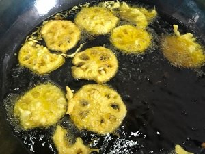 教你制作美味的椒盐藕片