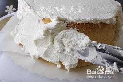 渐变奶油裱花生日蛋糕