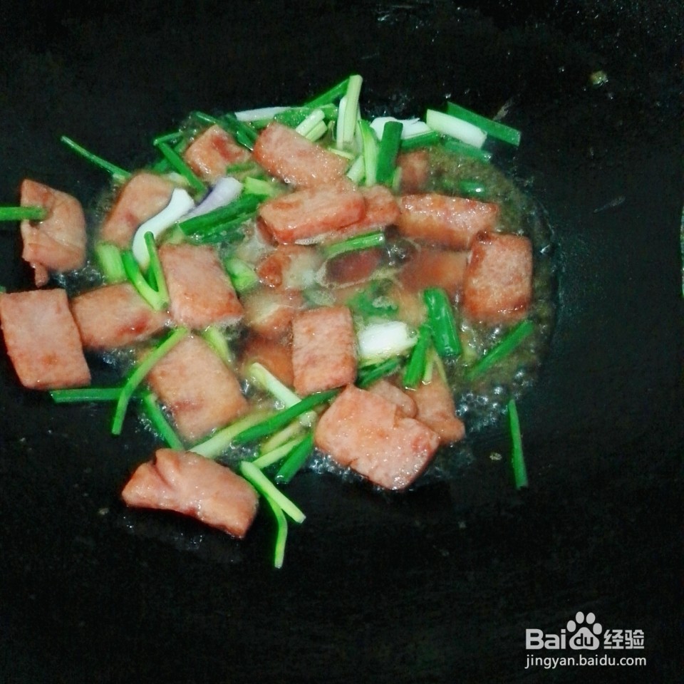 煎火腿肠块的做法