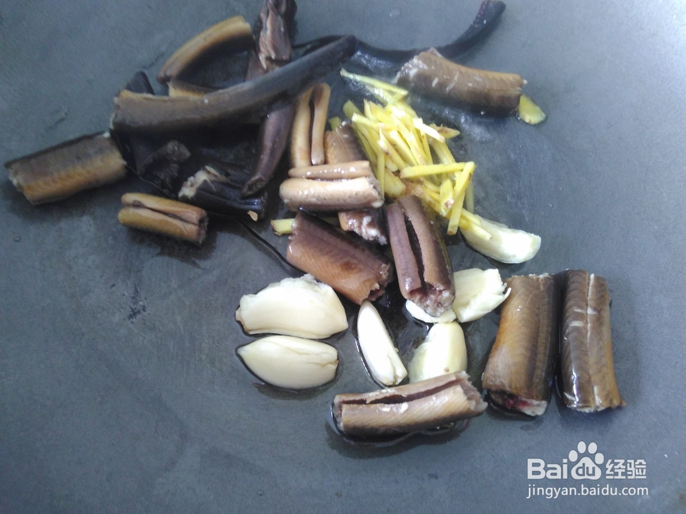 浓香好吃的甜椒爆黄鳝的做法