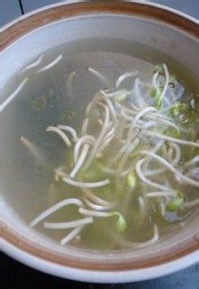 红遍大江南北的一碗小吃---鸡丝砂锅土豆粉