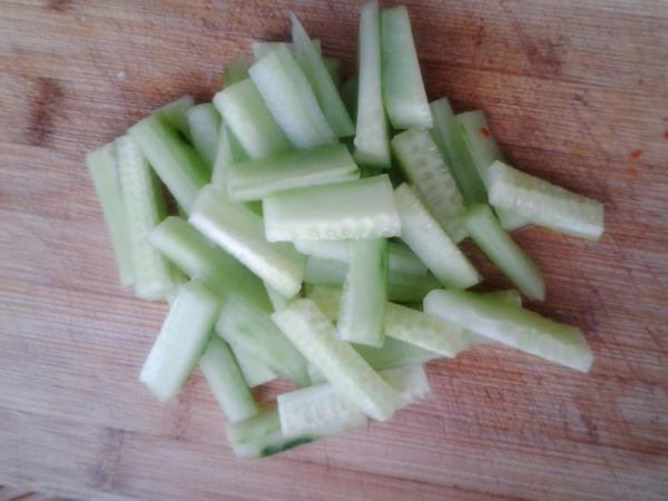 凉拌开胃黄瓜条