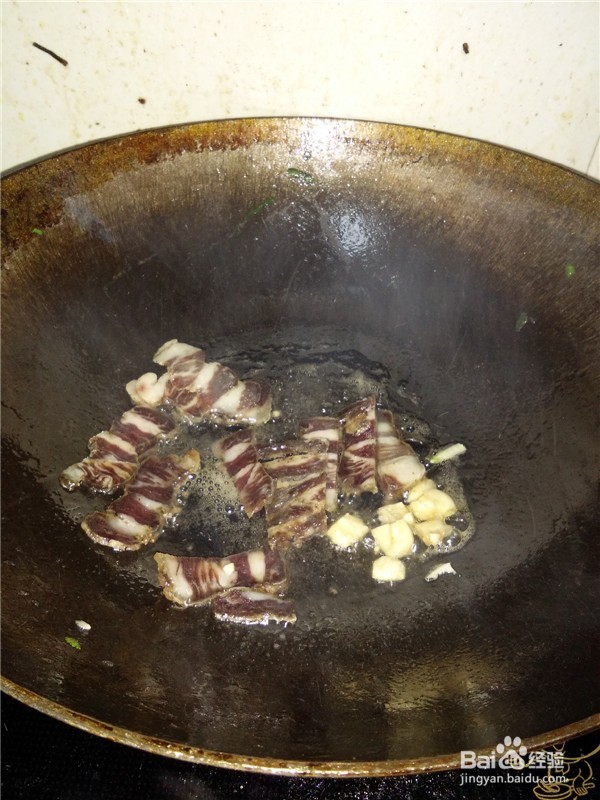 青椒丝豆腐皮炒腊肉