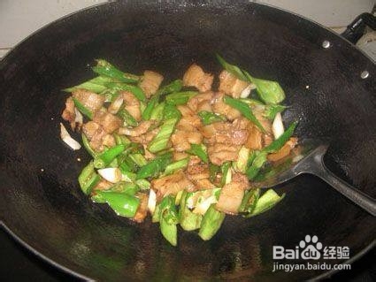 辣椒炒肉怎么做才好吃？