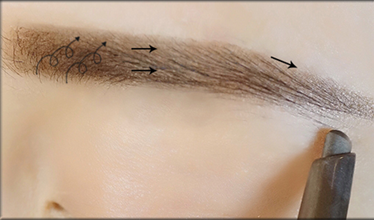 树莓妆容的化妆技巧