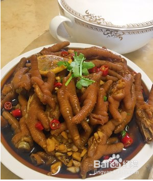 鸡脚还是酸辣的好吃