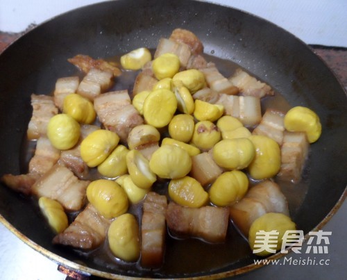栗子红烧肉的做法