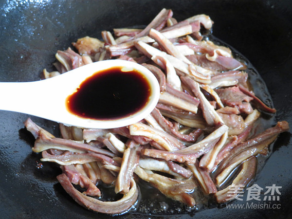 猪肚炒毛豆的做法