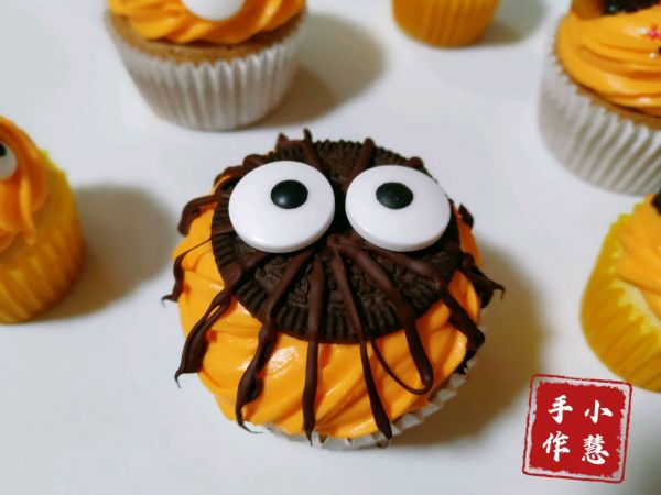万圣节纸杯蛋糕
