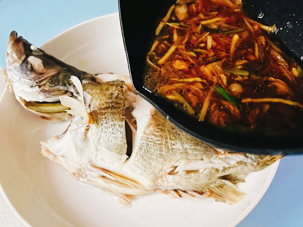 夏日鲜汁大蒜粉桂鱼