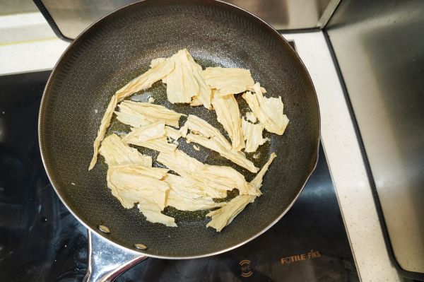 红烧土豆牛腩焖腐竹