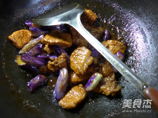 茄子炒大排的做法