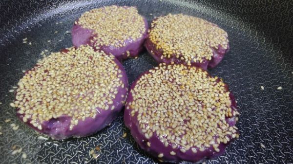 香煎芝士心芝麻紫薯饼