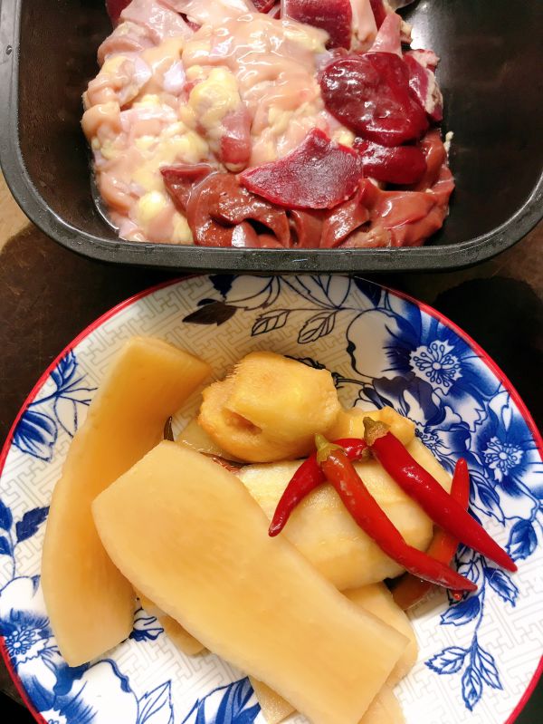 美极泡菜炒鸡杂