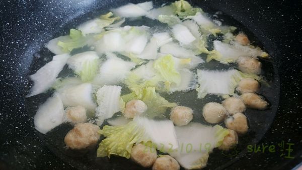白菜鱼丸肉片汤