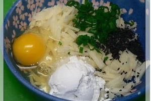 鸡蛋灌饼的做法