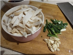 孩子超爱吃的杏鲍菇卤肉盖浇饭