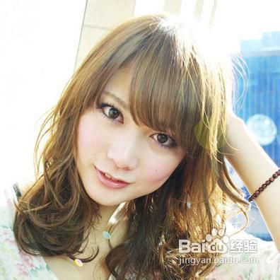 领略别样美丽多款风格中长发随心选