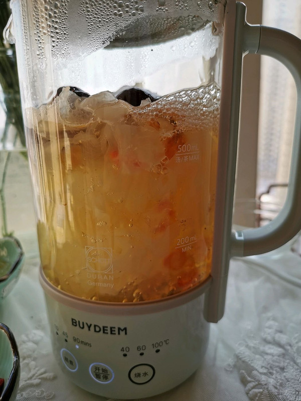 红枣桃胶银耳汤