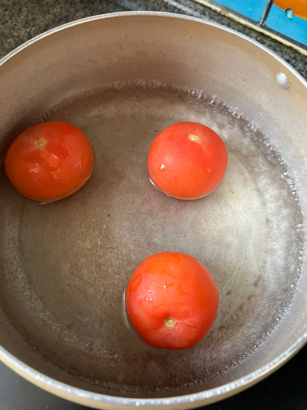 西红柿金针菇汤