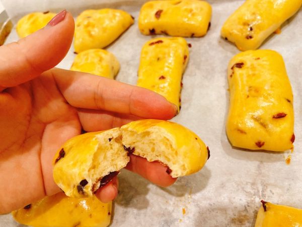 奶香蔓越莓小面包