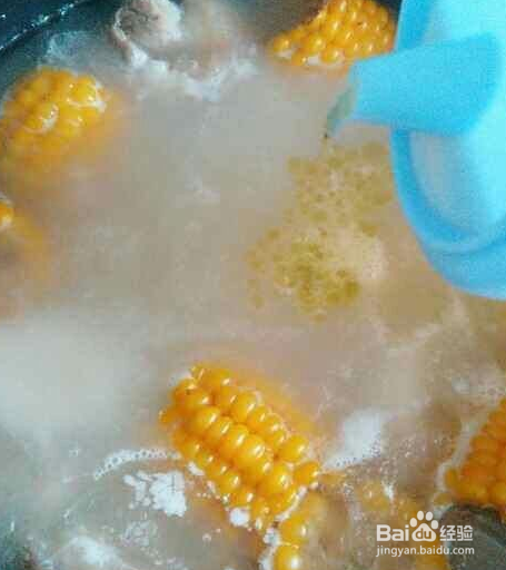 东北玉米猪蹄汤