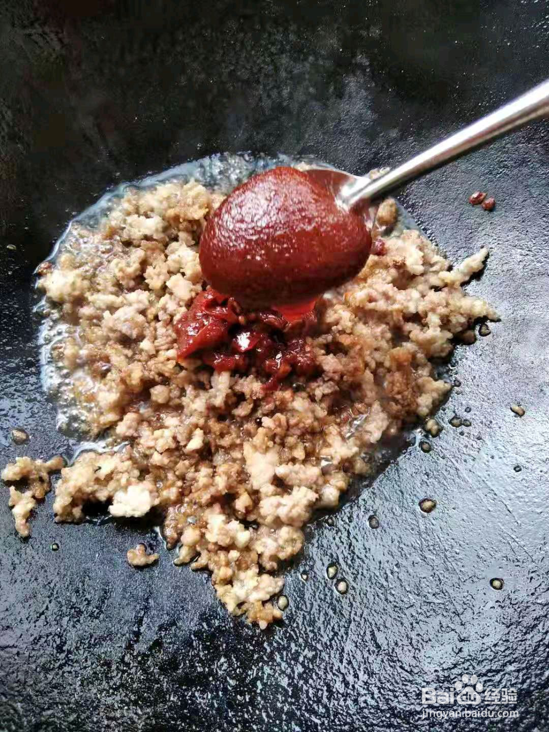 杂酱肉帽配手擀面条的做法