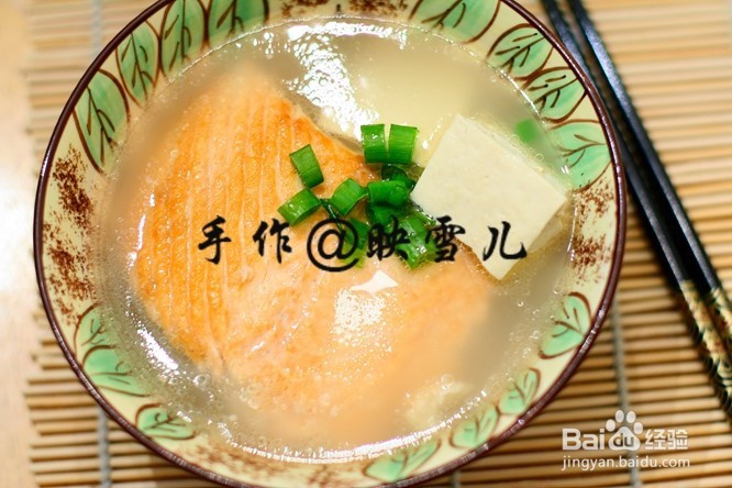 <b>大豆腐怎么做好吃香煎三文鱼骨豆腐汤</b>