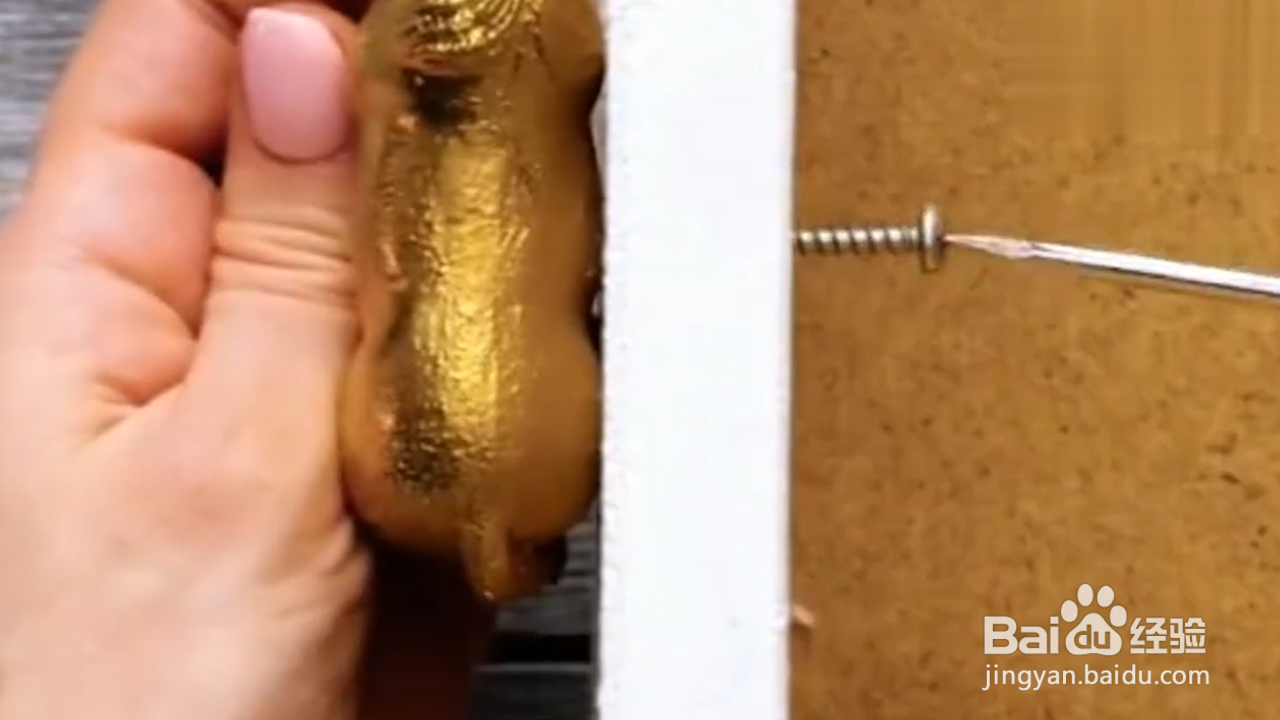 如何学会将废旧玩具变成精致装饰的小技巧