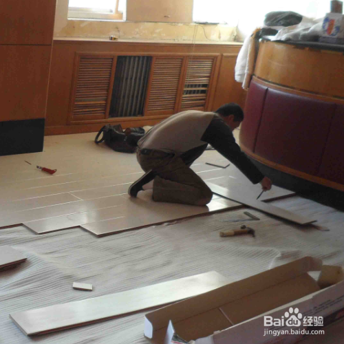 地板翻新步骤和注意事项