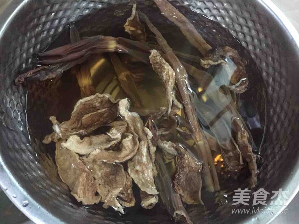 腊肉炖粉条的做法