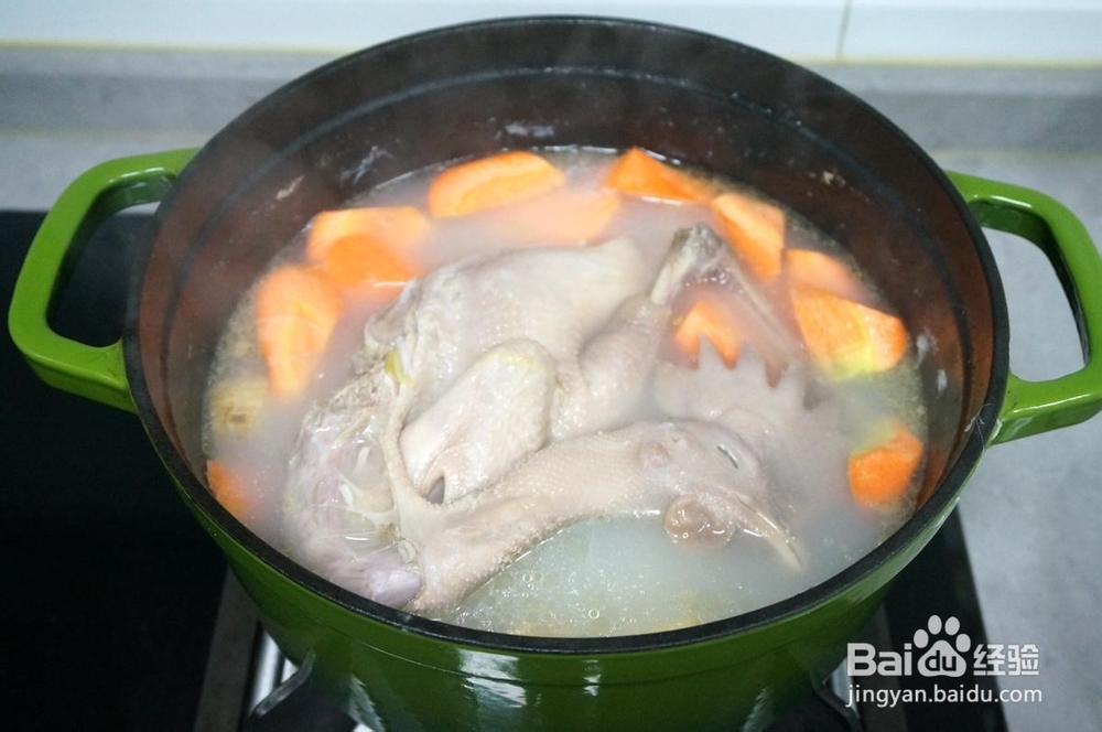 汤鲜肉嫩胡萝卜鸡汤