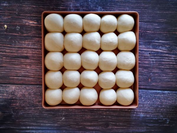 牛奶拉丝小面包