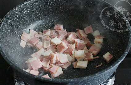 番茄培根炒意面片