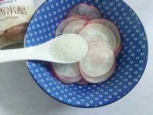 怎么做酸甜萝卜花