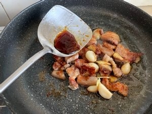 怎么做超级无敌好吃无水五花肉煎焗海立鱼