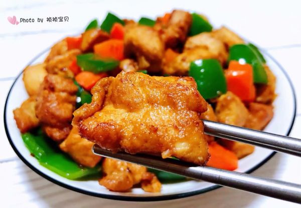 青椒胡萝卜炒鸡丁