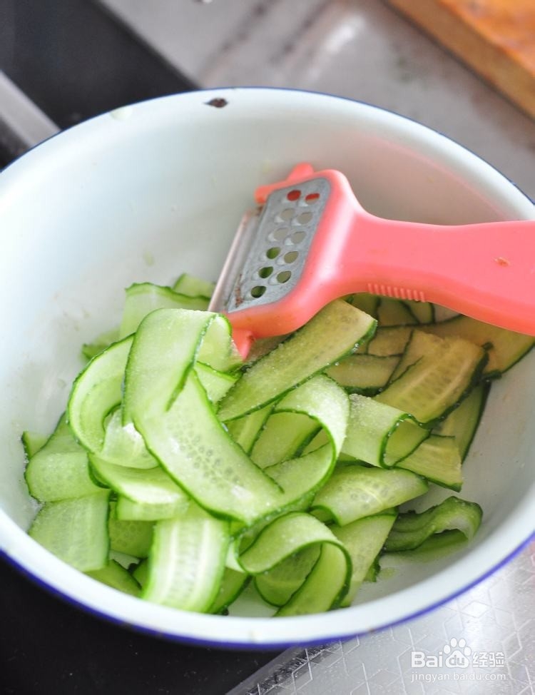 好吃好看的香辣口水黄瓜