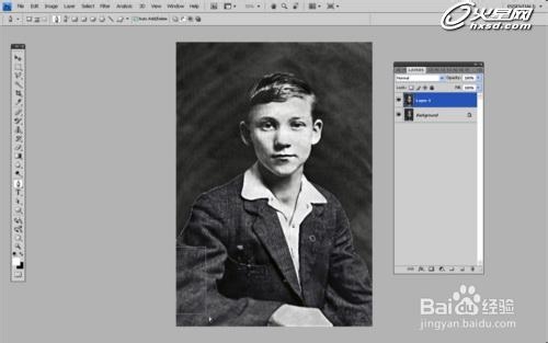 Photoshop修复破损黑白老照片