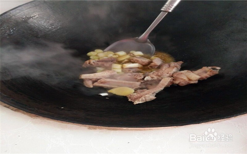 排骨炖萝卜的简单做法