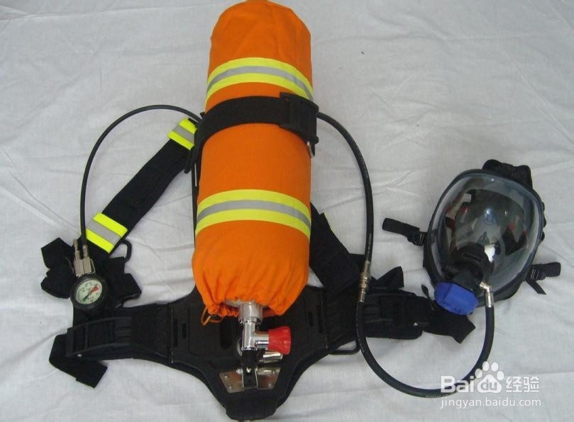 <b>正压式消防空气呼吸器如何保养和维护</b>
