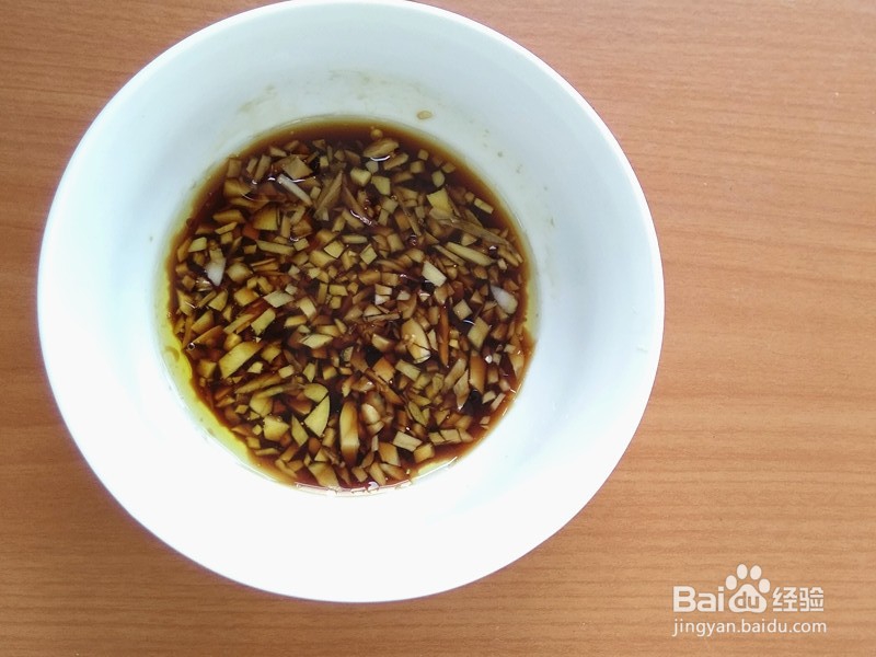 怎么做甜蒜汁拌芹菜皮蛋