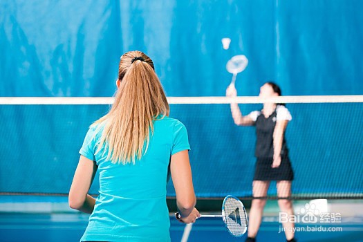 打羽毛搓球技巧