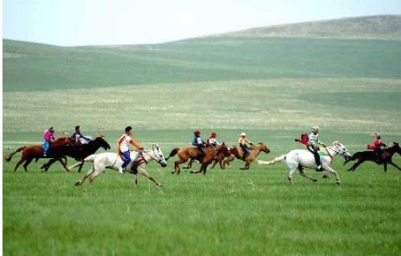 又酷又给力8月玩转最疯狂的旅行地!