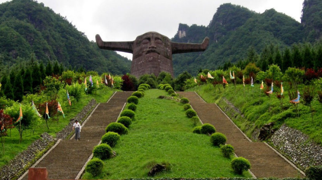 湖北神农架山属什么山脉