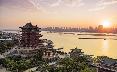 滕王阁序是王勃多大年龄写的