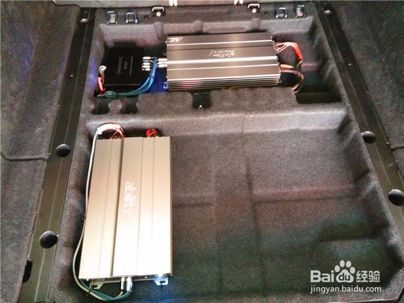 宝马旅行版530改装德国RS音响过程讲解（二）